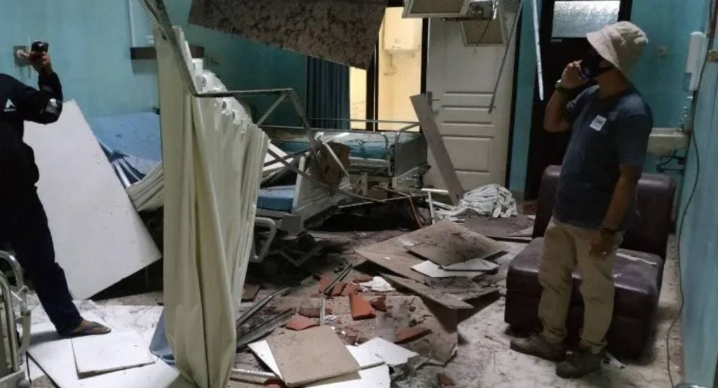 AL MENOS SEIS MUERTOS TRAS TERREMOTO EN INDONESIA