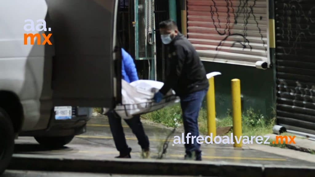 ABANDONAN CADáVER FEMENINO SEMICALCINADO