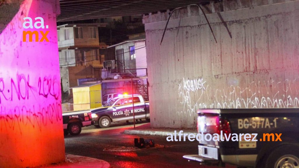 ABANDONAN CUBETA CON UNA CABEZA HUMANA ABANDONAN CUBETA CON UNA CABEZA HUMANA
