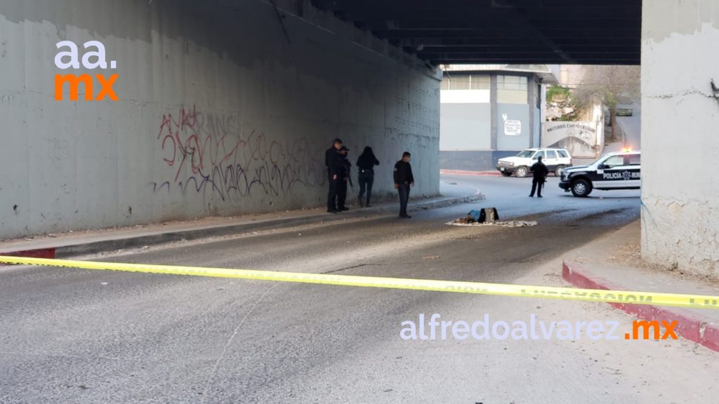 ASESINAN A TRES PERSONAS; TAMBIéN ESPARCEN RESTOS HUMANOS