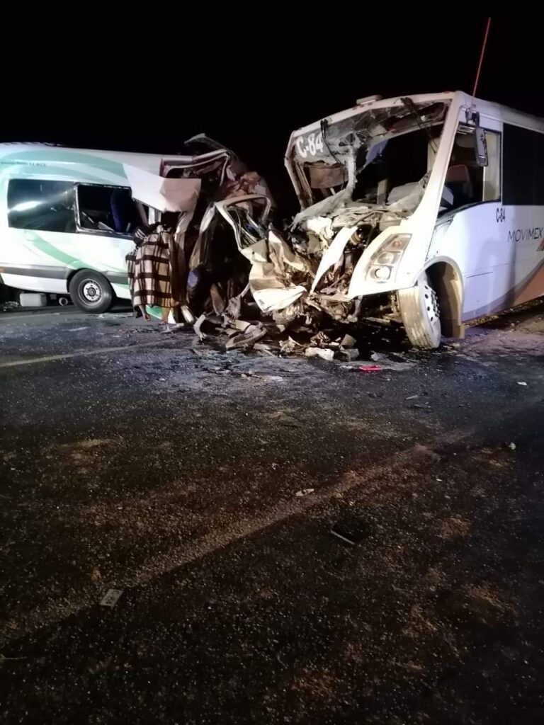 CAMIONAZO EN CABORCA-SONOYTA DEJA 16 MUERTOS