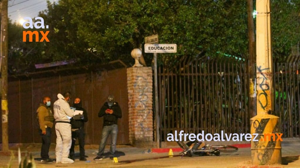 LE DISPARAN MIENTRAS ANDABA EN SU BICICLETA