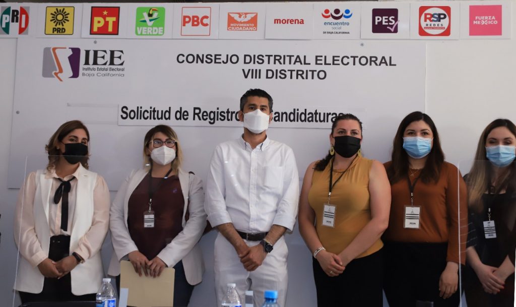 SERGIO MOCTEZUMA SE REGISTRA COMO CANDIDATO A DIPUTADO
