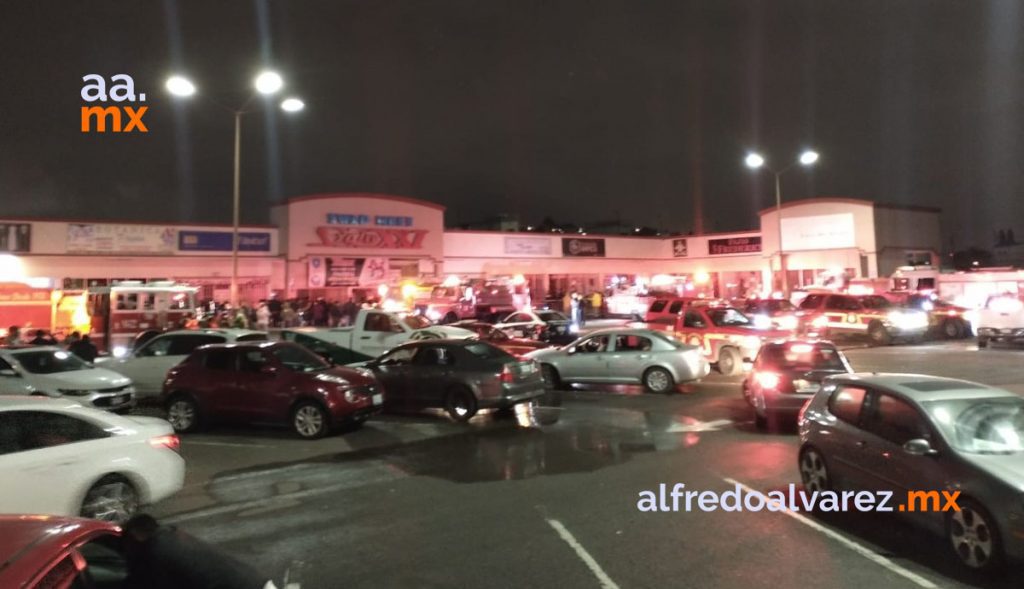 INCENDIO CONSUME LOCALES EN SWAP MEET