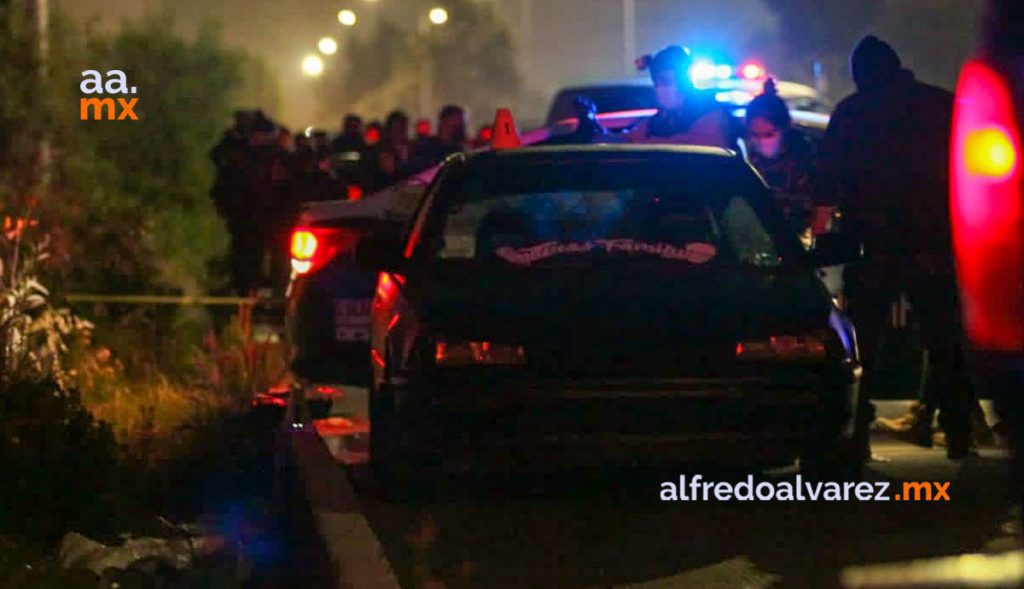 HALLA A SU HIJO 'ENCAJUELADO'