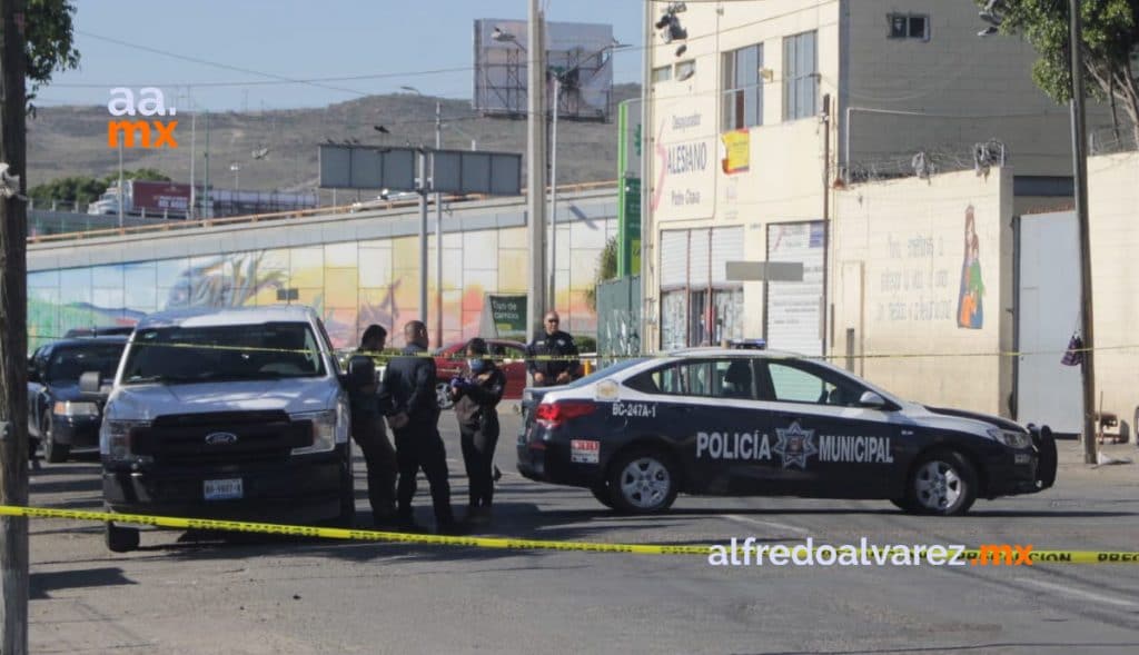 SUJETOS LESIONAN A HOMBRE Y CAEN CON ARMAS DE FUEGO