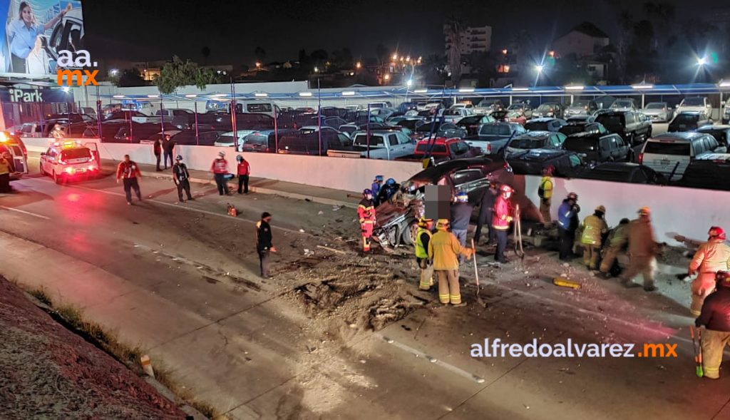 FALLECE AUTOMOVILISTA EN FUERTE CHOQUE CONTRA BARDA