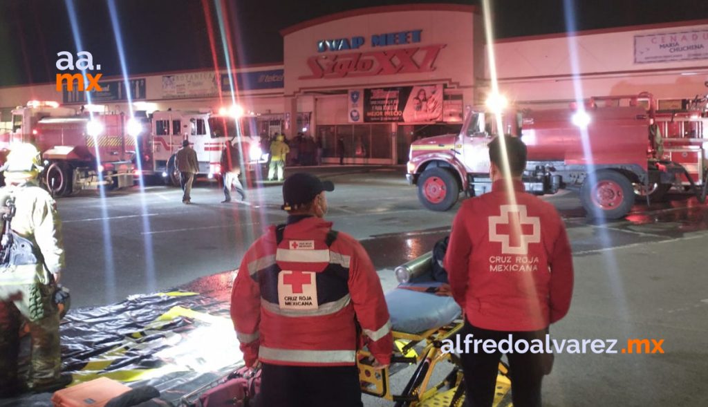 INCENDIO CONSUME LOCALES EN SWAP MEET