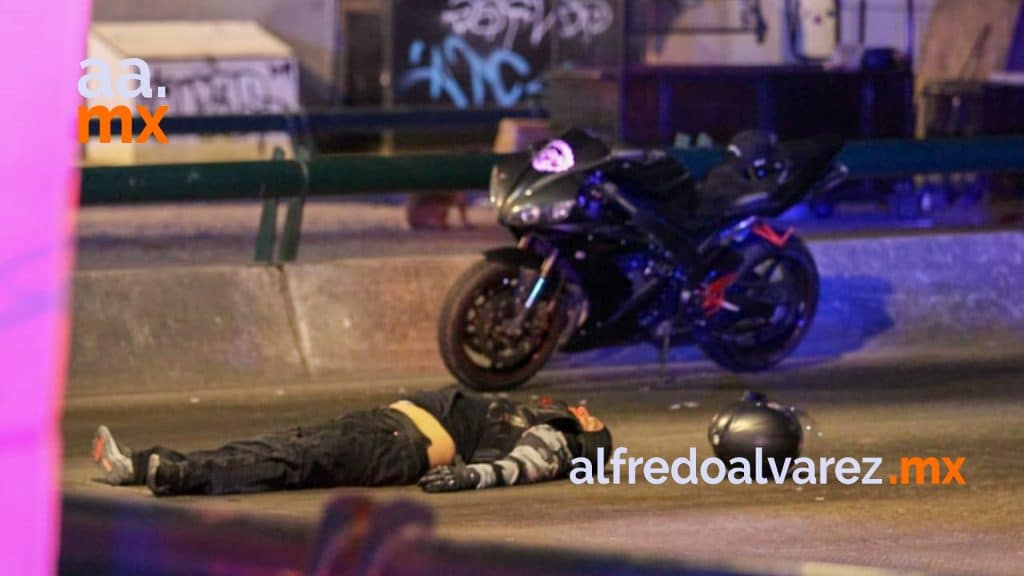 POLICíA REPELE AGRESIóN DE MOTOCICLISTA Y LO MATA