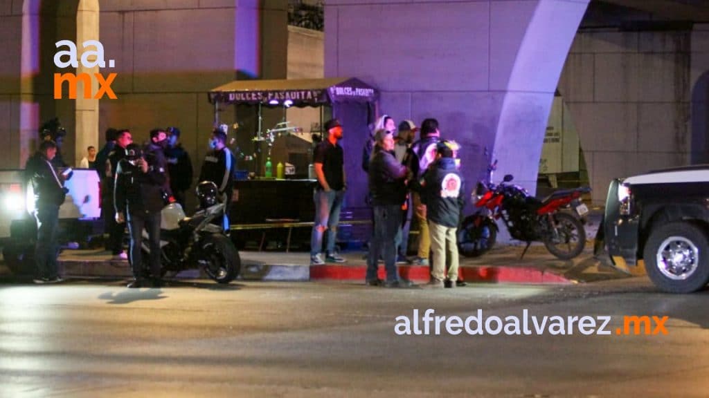 POLICíA REPELE AGRESIóN DE MOTOCICLISTA Y LO MATA