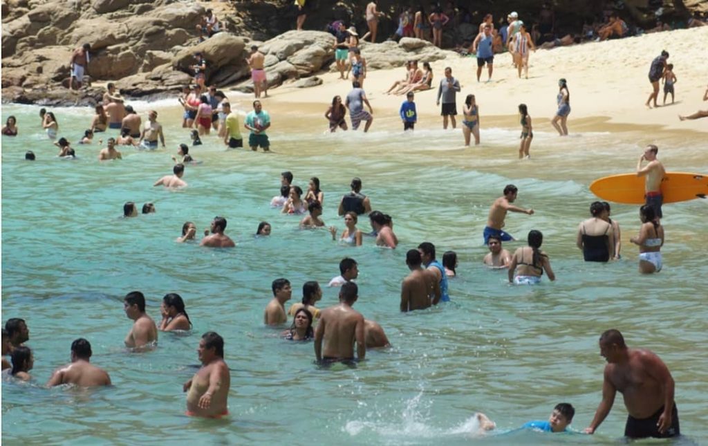 FOTOS: ABARROTAN PLAYAS DE LA REPúBLICA MEXICANA