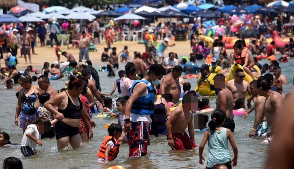 FOTOS: ABARROTAN PLAYAS DE LA REPúBLICA MEXICANA