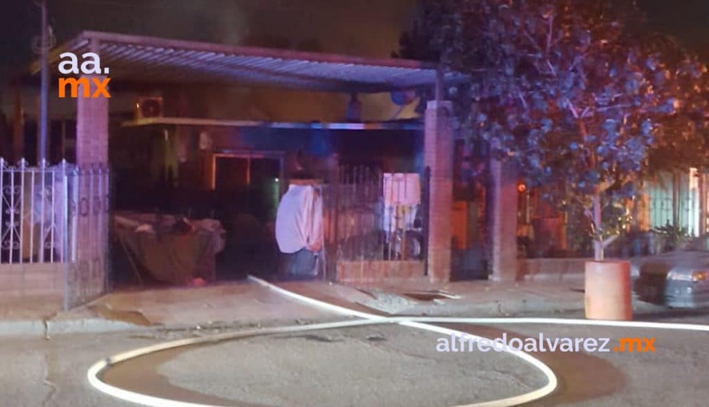 ABUELITOS HERIDOS TRAS INCENDIO DE SU VIVIENDA