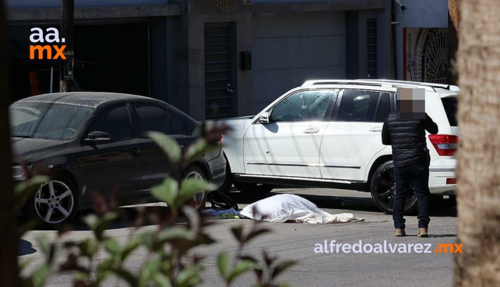 DOS ASESINADOS A BALAZOS FRENTE A VIVIENDAS