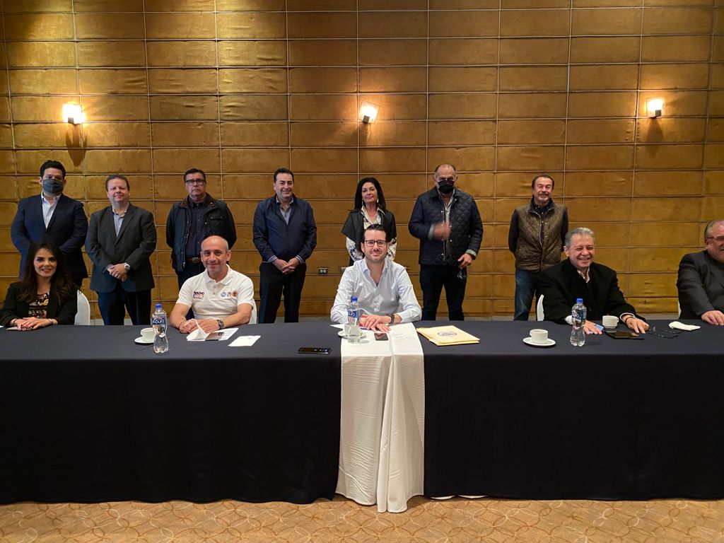 SE REúNEN CANDIDATOS A DIPUTADOS DE DIVERSAS FUERZAS EN GRUPO MINARETE