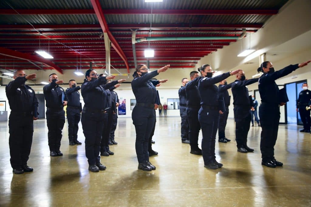 SE GRADúAN 15 NUEVOS POLICíAS MUNICIPALES