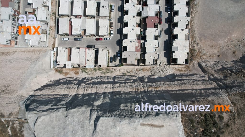 ESPECIALISTA EN GEOTECNIA APOYA EN ANáLISIS DEL DERRUMBE DE ALTITUD 58