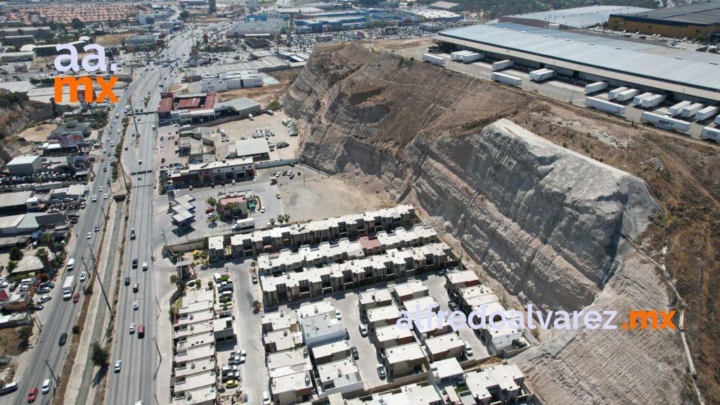 ESPECIALISTA EN GEOTECNIA APOYA EN ANáLISIS DEL DERRUMBE DE ALTITUD 58