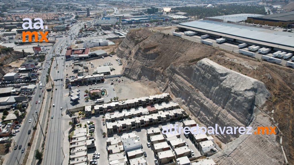 ESPECIALISTA EN GEOTECNIA APOYA EN ANáLISIS DEL DERRUMBE DE ALTITUD 58