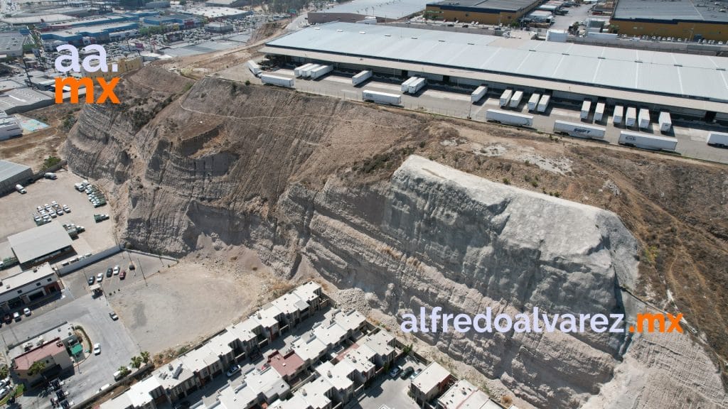 ESPECIALISTA EN GEOTECNIA APOYA EN ANáLISIS DEL DERRUMBE DE ALTITUD 58