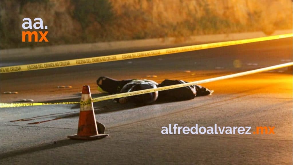 VEHíCULO IMPACTA A 'BIKER' Y LO MATA