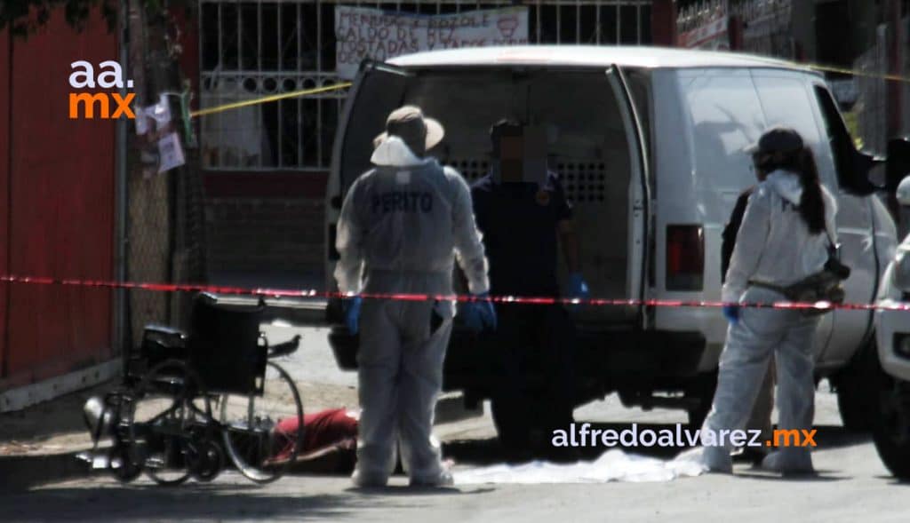 ASESINAN A HOMBRE EN SILLA DE RUEDAS Y BALEAN A MUJER