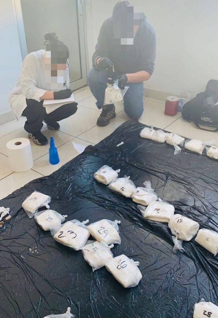 DECOMISAN BUCHES DE TOTOABA; DAN PRISIóN PREVENTIVA A 3 SUJETOS