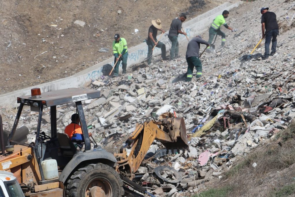 AYUNTAMIENTO SUPERVISA OBRAS COMPLEMENTARIAS DE LA ZONA ESTE