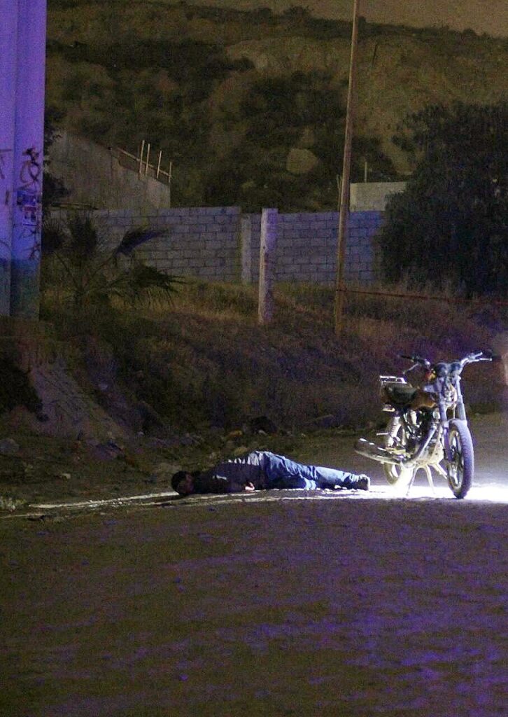 DE DISPAROS EN LA CABEZA MATAN A MOTOCICLISTA