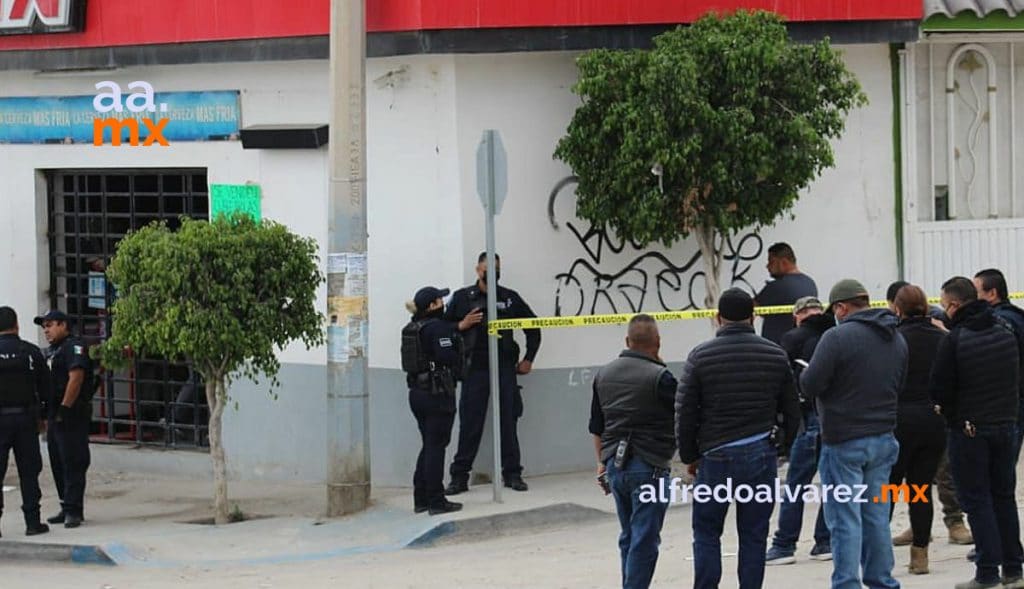 BALEAN A PAREJA EN LOCAL DE MARISCOS