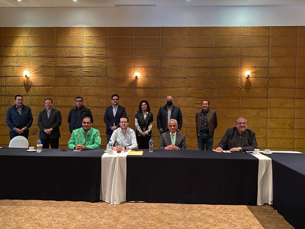 SE REúNEN CANDIDATOS A DIPUTADOS DE DIVERSAS FUERZAS EN GRUPO MINARETE