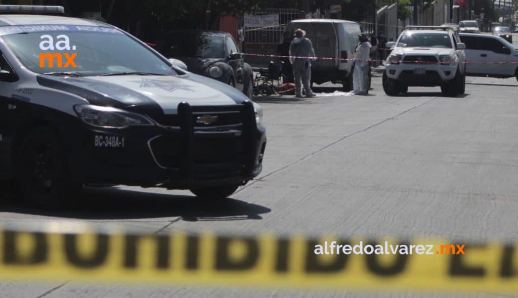 ASESINAN A HOMBRE EN SILLA DE RUEDAS Y BALEAN A MUJER
