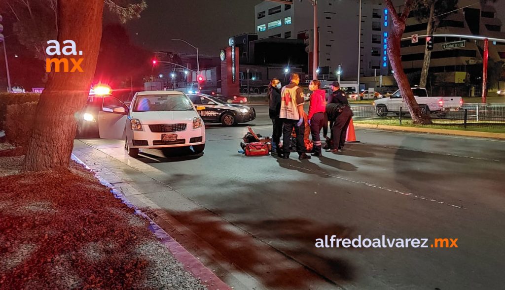 BALEAN A PAREJA EN LOCAL DE MARISCOS