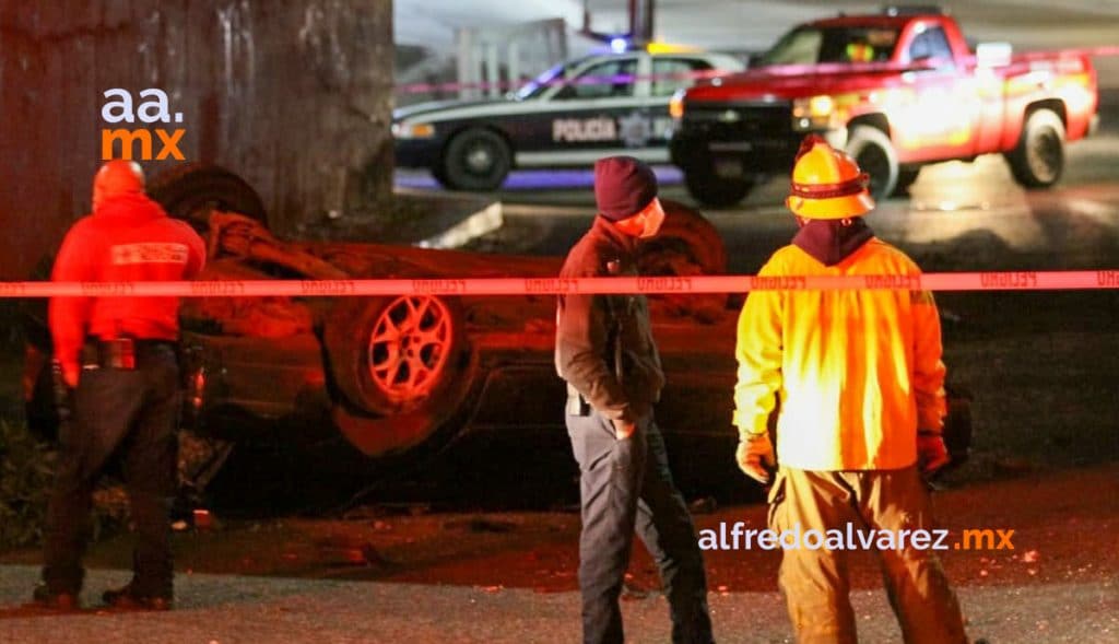 MUERE AL CAER DE PUENTE; IBA A EXCESO DE VELOCIDAD