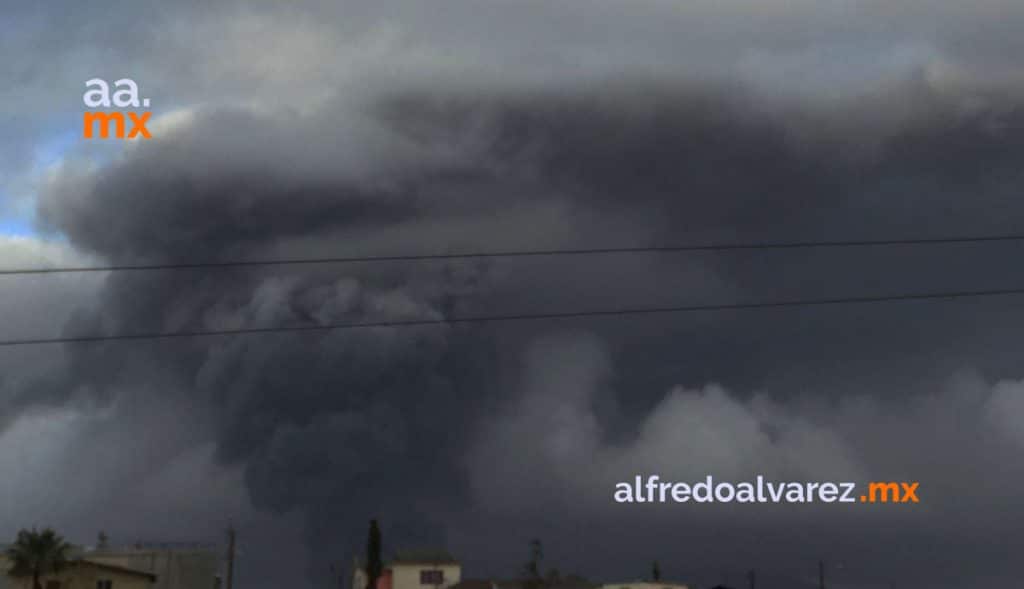 VIDEO: SE INCENDIA RECICLADORA EN TIJUANA VIDEO: SE INCENDIA RECICLADORA EN TIJUANA