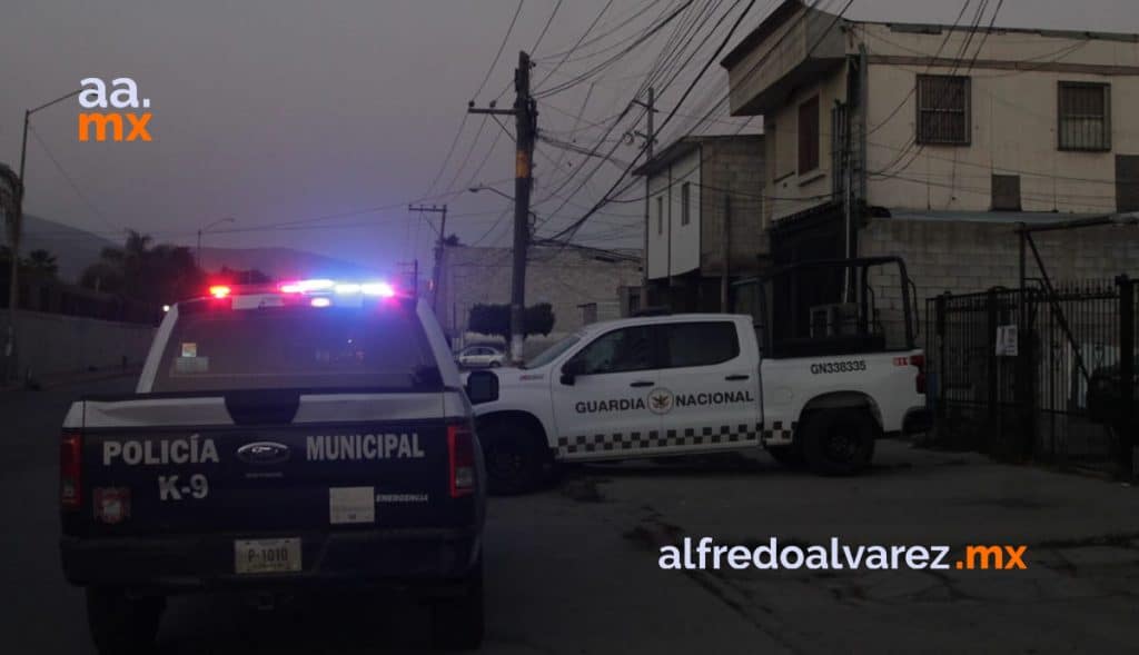 RESGUARDAN PRESUNTO 'NARCOTúNEL' FRENTE A CUARTEL