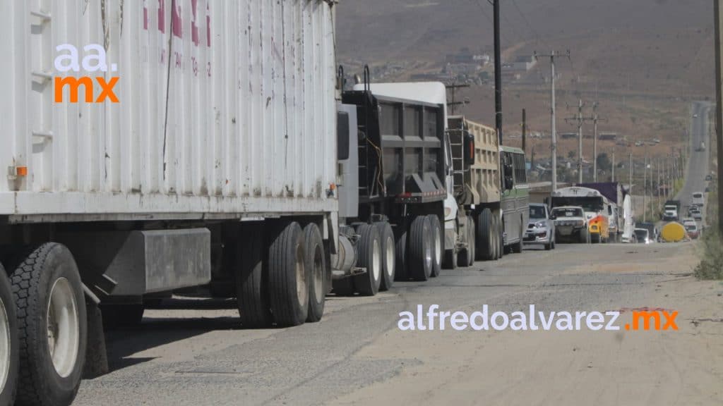 PERSECUCIóN Y ENFRENTAMIENTO A BALAZOS DE TECATE A TIJUANA