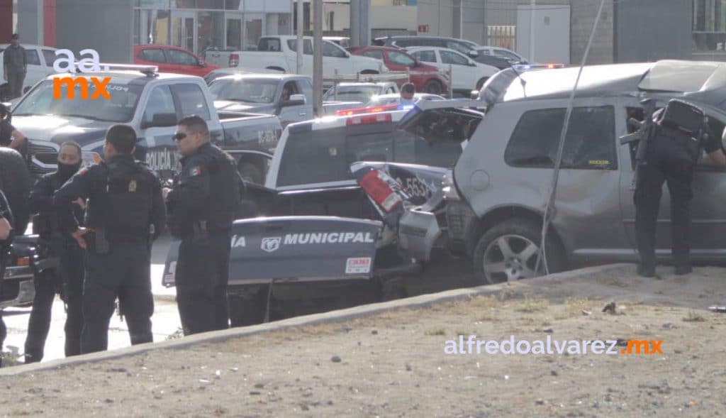 PERSECUCIóN TERMINA EN CHOQUE Y VOLCADURA; UN POLICíA HERIDO PERSECUCIóN TERMINA EN CHOQUE Y VOLCADURA; UN POLICíA HERIDO