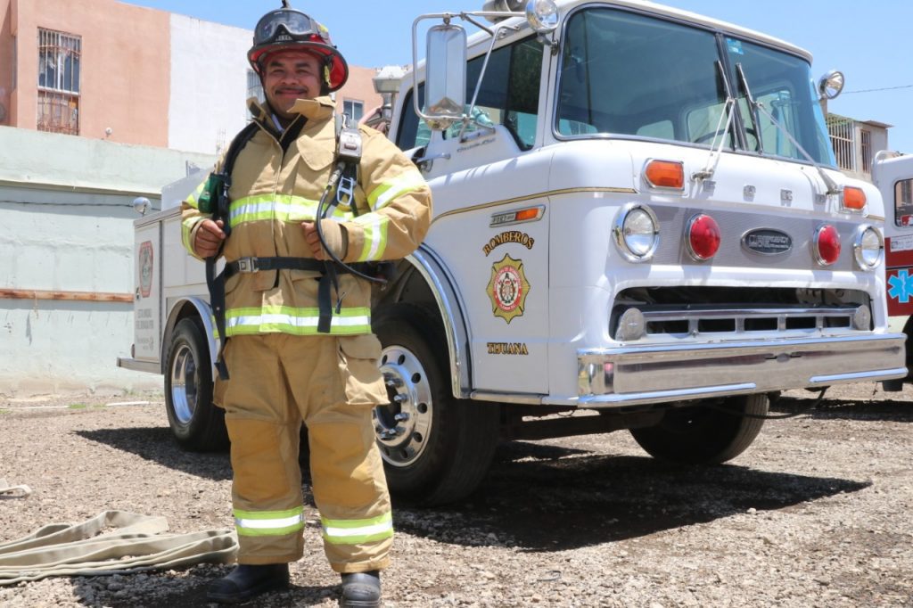 LUIS GABRIEL VIVE SU SUEñO DE SER BOMBERO