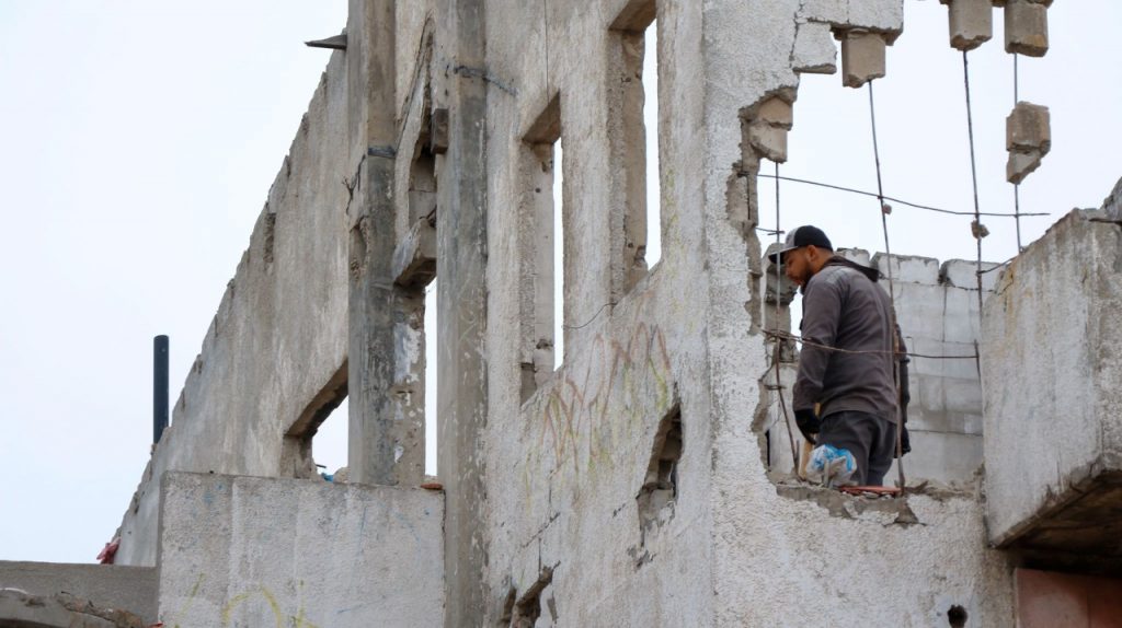EN PLAYAS DE ROSARITO INICIAN DEMOLICIóN Y LIMPIA EN PLAZA SAN FERNANDO