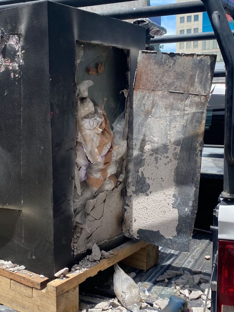 ASEGURAN MáS DE 100 KILOS DE METANFETAMINA EN CAJAS FUERTES