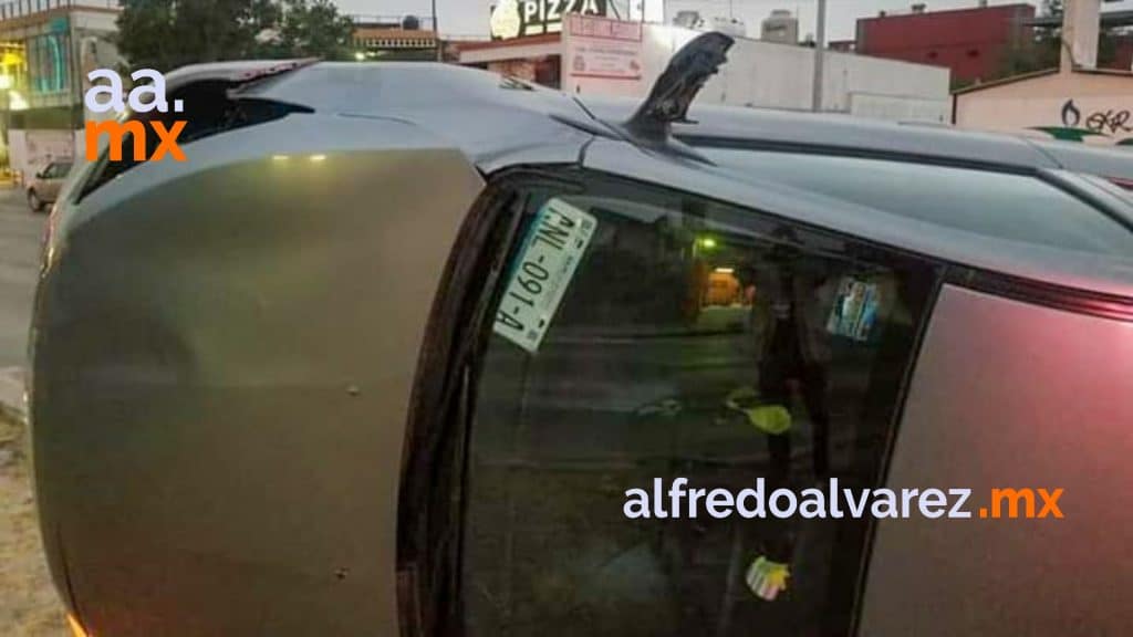 AUTO VUELCA TRAS ENGANCHARSE CON UN CABLE AUTO VUELCA TRAS ENGANCHARSE CON UN CABLE