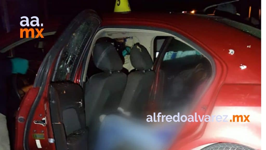 LO ACRIBILLAN FRENTE A SU MADRE AL LLEGAR AL AEROPUERTO