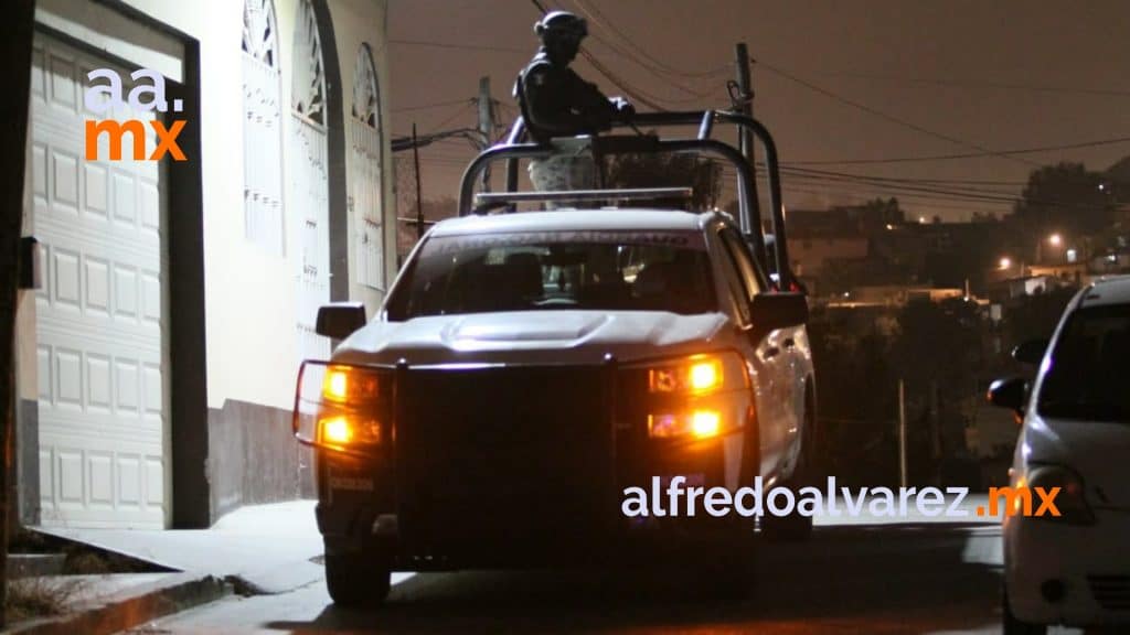 TAXISTA FUE A DEJAR PASAJE Y LO ACRIBILLARON