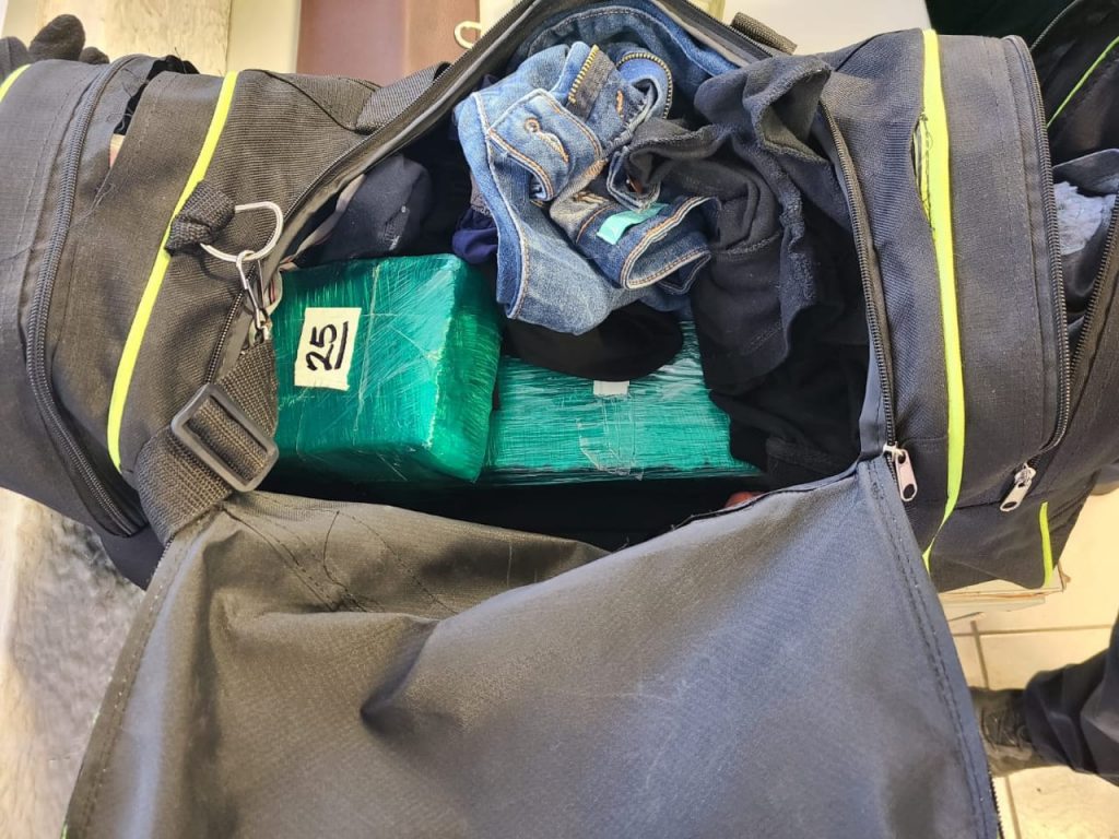 CAE MUJER CON 122 MIL DóLARES SIN DECLARAR EN CRUCE FRONTERIZO