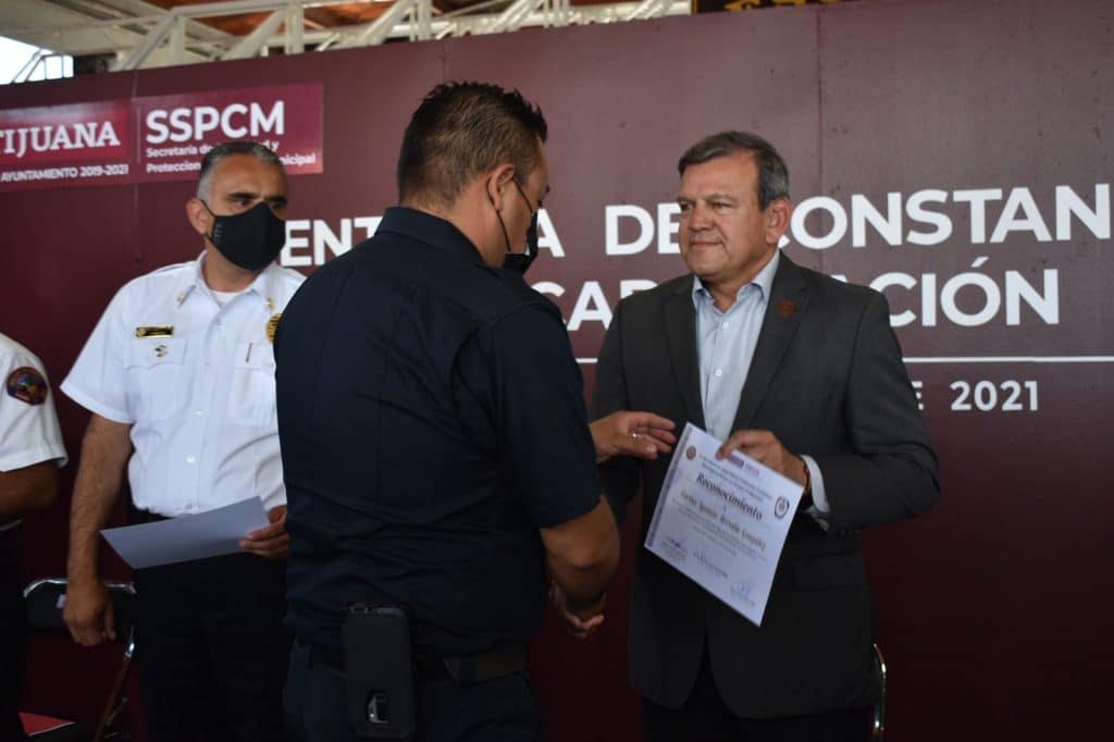 RECONOCE AYUNTAMIENTO DE TJ A BOMBEROS POR CURSOS DE CAPACITACIóN