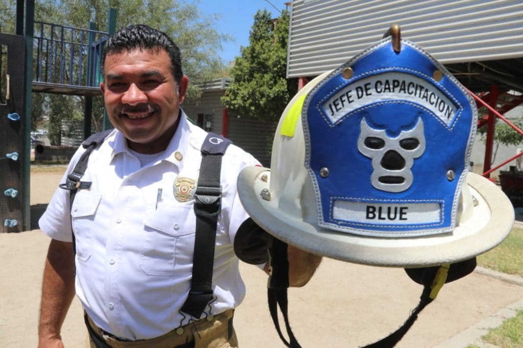 LUIS GABRIEL VIVE SU SUEñO DE SER BOMBERO