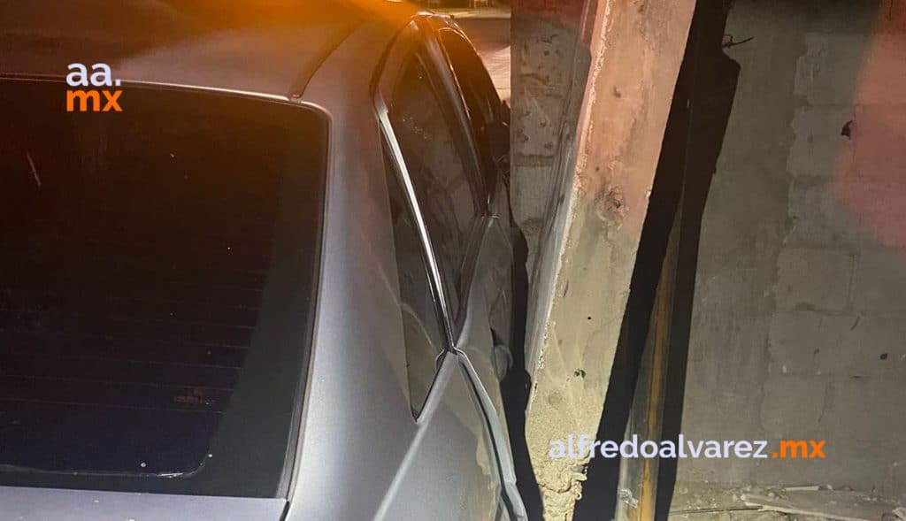 LLEGA A CASA DE SU PAREJA SENTIMENTAL Y HALLA AL EX; LE CHOCA SU AUTO LLEGA A CASA DE SU PAREJA SENTIMENTAL Y HALLA AL EX; LE CHOCA SU AUTO