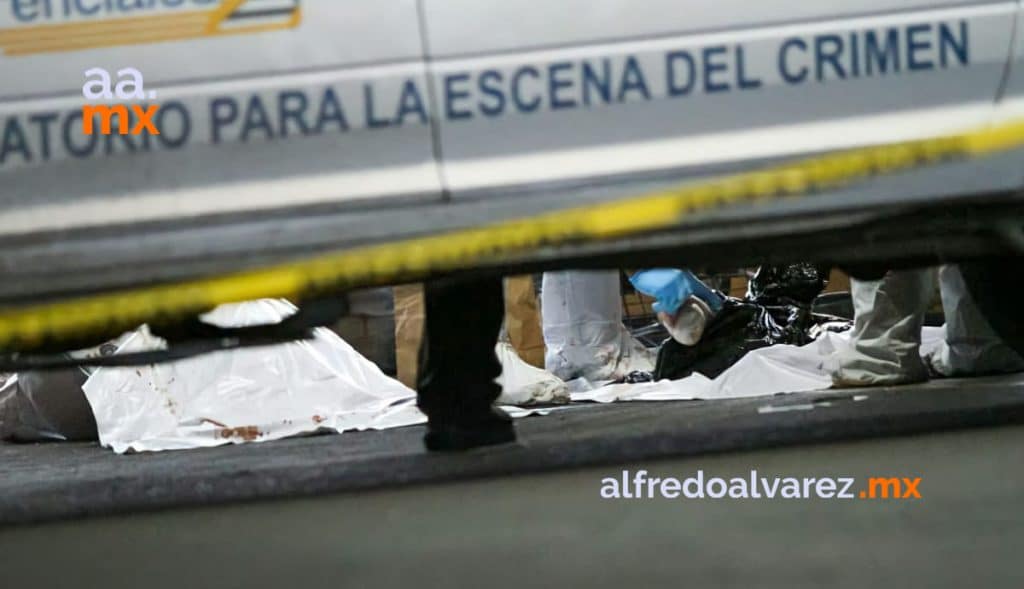 DEJAN CUERPO MUTILADO DENTRO DE CAMIONETA