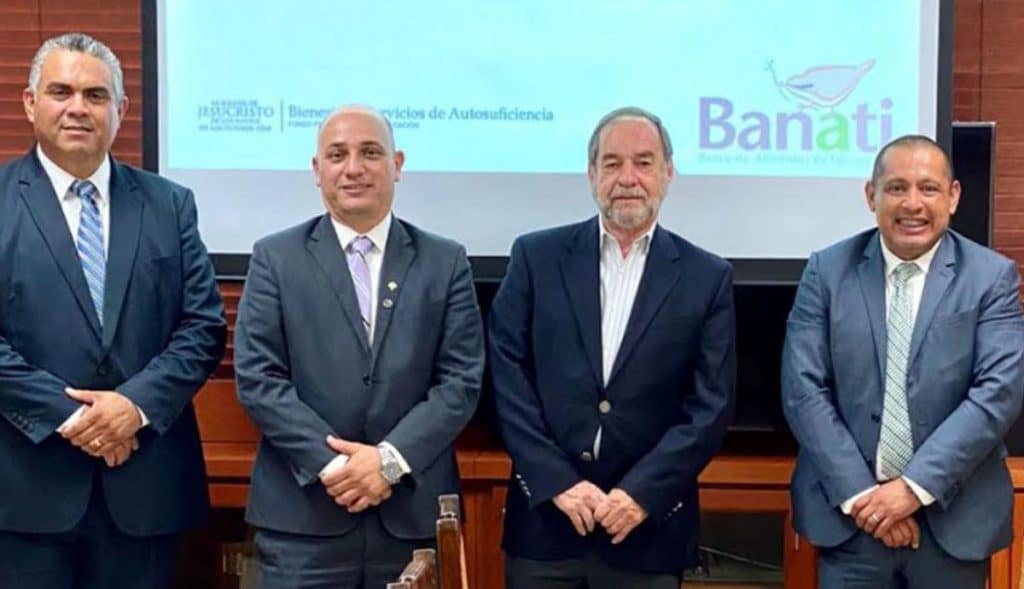 RECIBE BANATI DONACIóN DE PLANTA TRATADORA DE AGUA PARA SAN QUINTíN